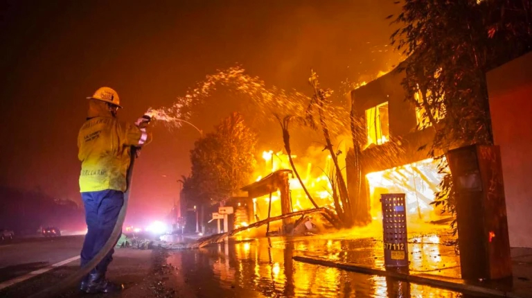 2 dead, over 1,000 structures destroyed in fires across LA County